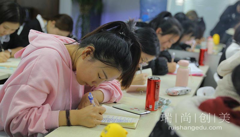 年齡小沒學(xué)歷，怎樣選擇技術(shù)才能令人放心？ 