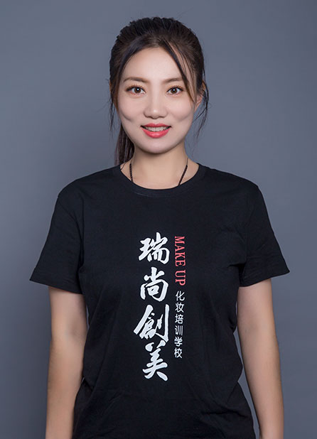 高麗娜：很榮幸來到了瑞尚創(chuàng)美和大家一起成長